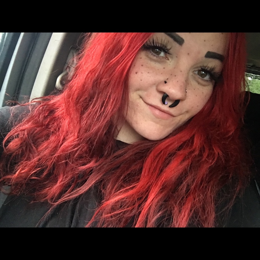 Meet your Posher, Danielle